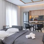 Апартаменты 30 Roses Grey *