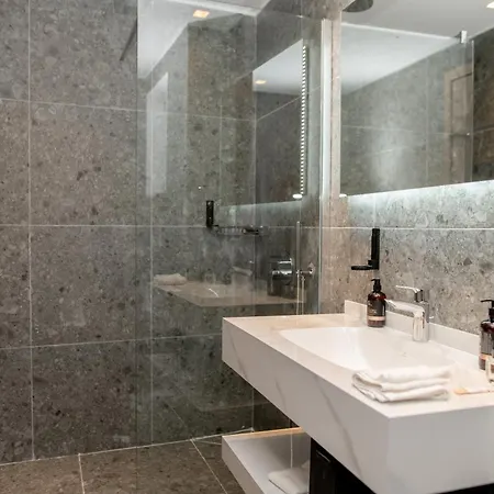 アパート 30 Roses *